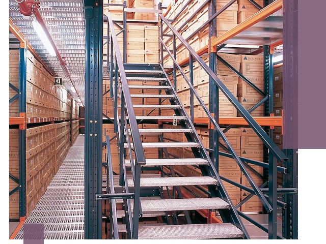 Лестницы складские прочные и безопасные под ключ в Архангельске