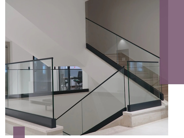 Стеклянные перила премиум-класса с установкой в Архангельске