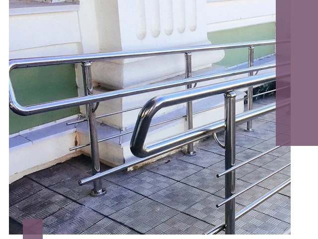 Ограждения пандусов из металла и нержавейки в Архангельске