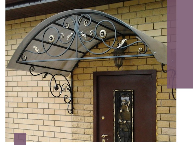 Изготовление козырьков из металла под ключ в Архангельске