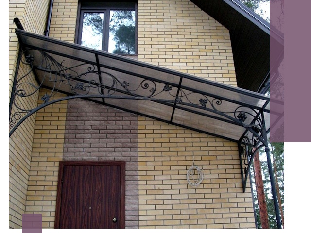 Односкатные козырьки из металла под ключ в Архангельске