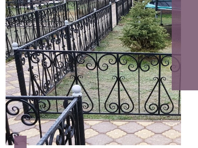 Кованые газонные ограждения под ключ в Архангельске